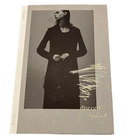 Yohji Yamamoto discord AW2021 catalog Collection (hardcover) - Picture 1 of 3